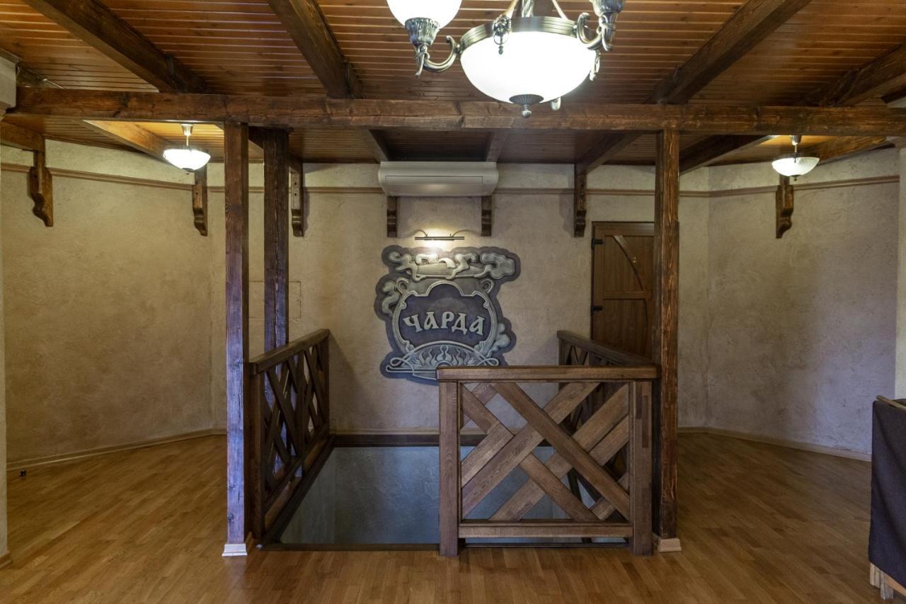 Charda Hotel ウージュホロド エクステリア 写真