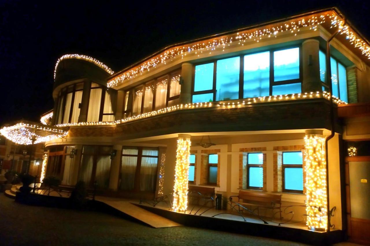 Charda Hotel ウージュホロド エクステリア 写真